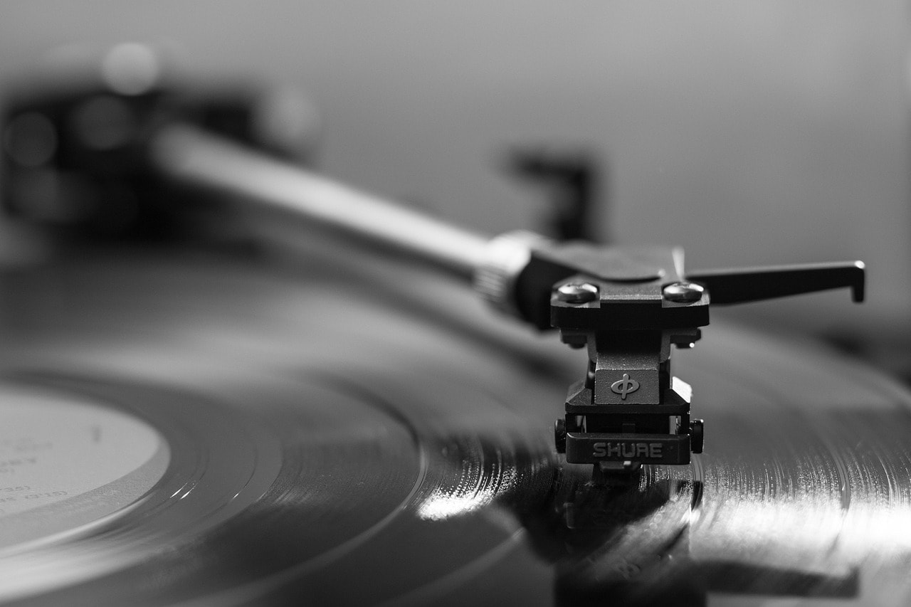 The 3-Color Rule: Why Great Songs Feel Like Primary Colors