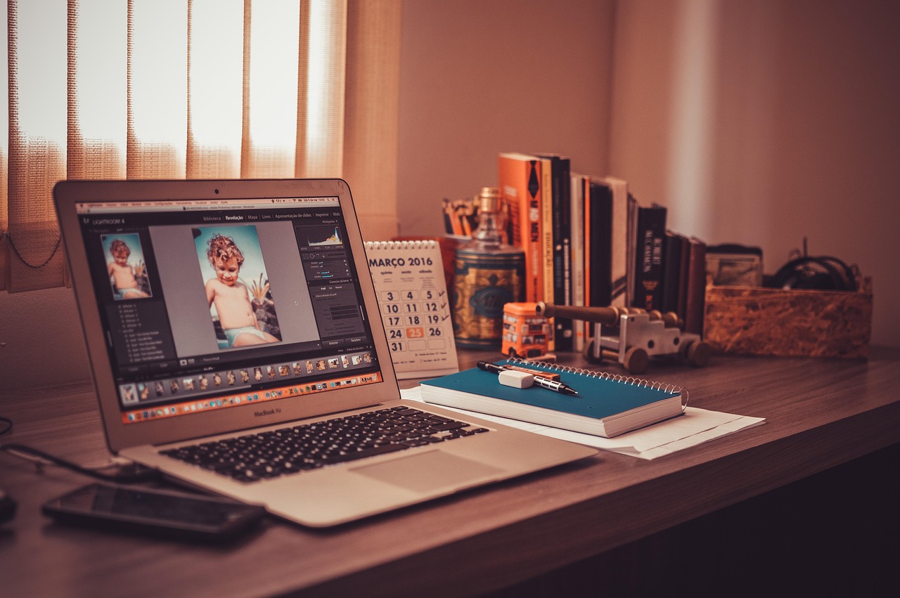 The Power of a Clean Desk: How Order Creates Clarity