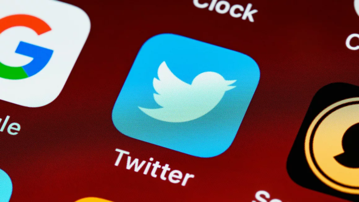 Twitter Accounts For Traders To Follow